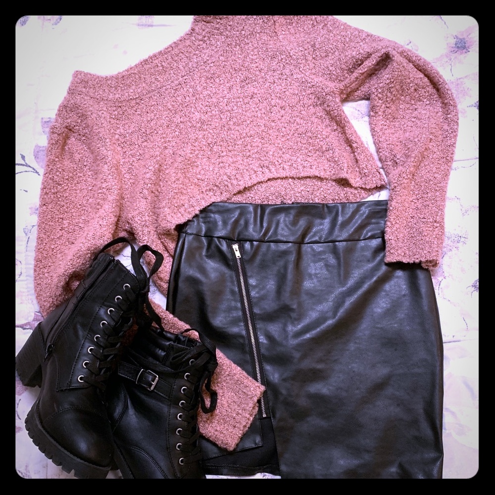 Super cute leather like skirt